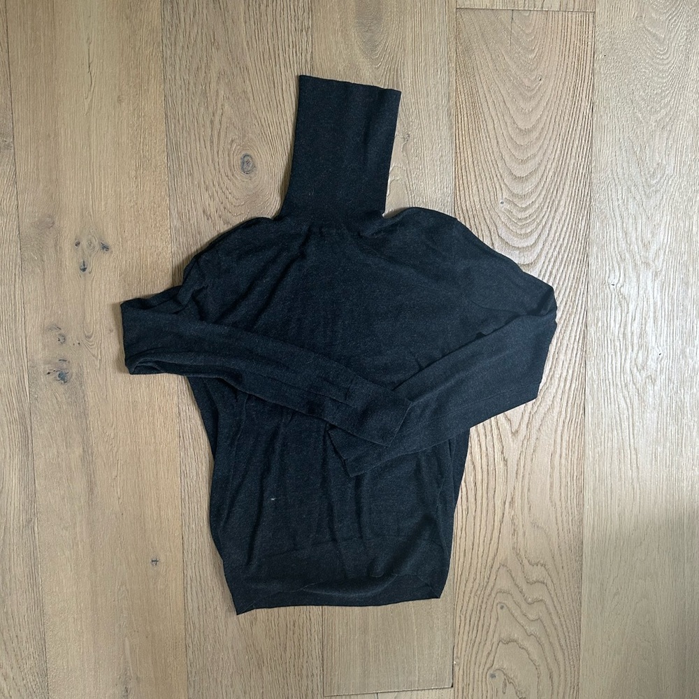 Zara Dark Grey Fitted Turtleneck Sweater (Size Medium)